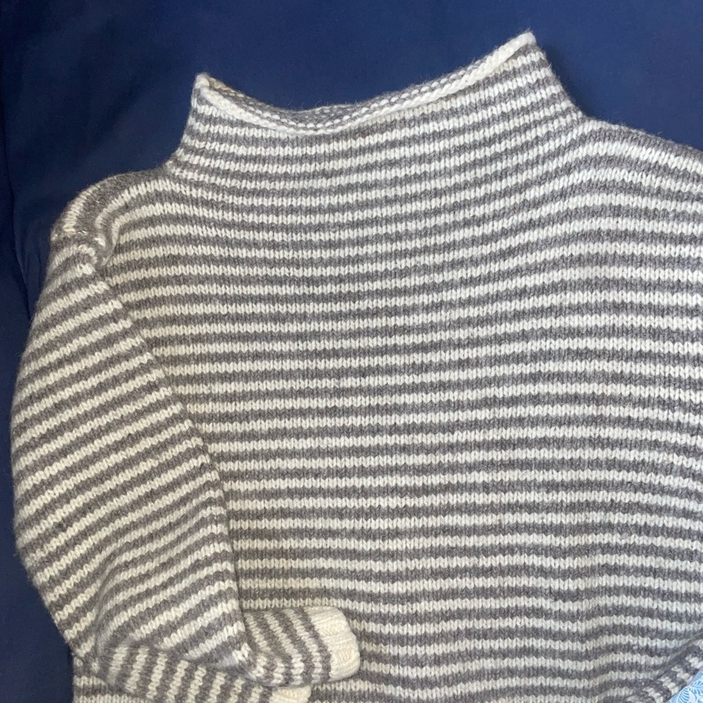 Babaa no6 grey and white striped sweater